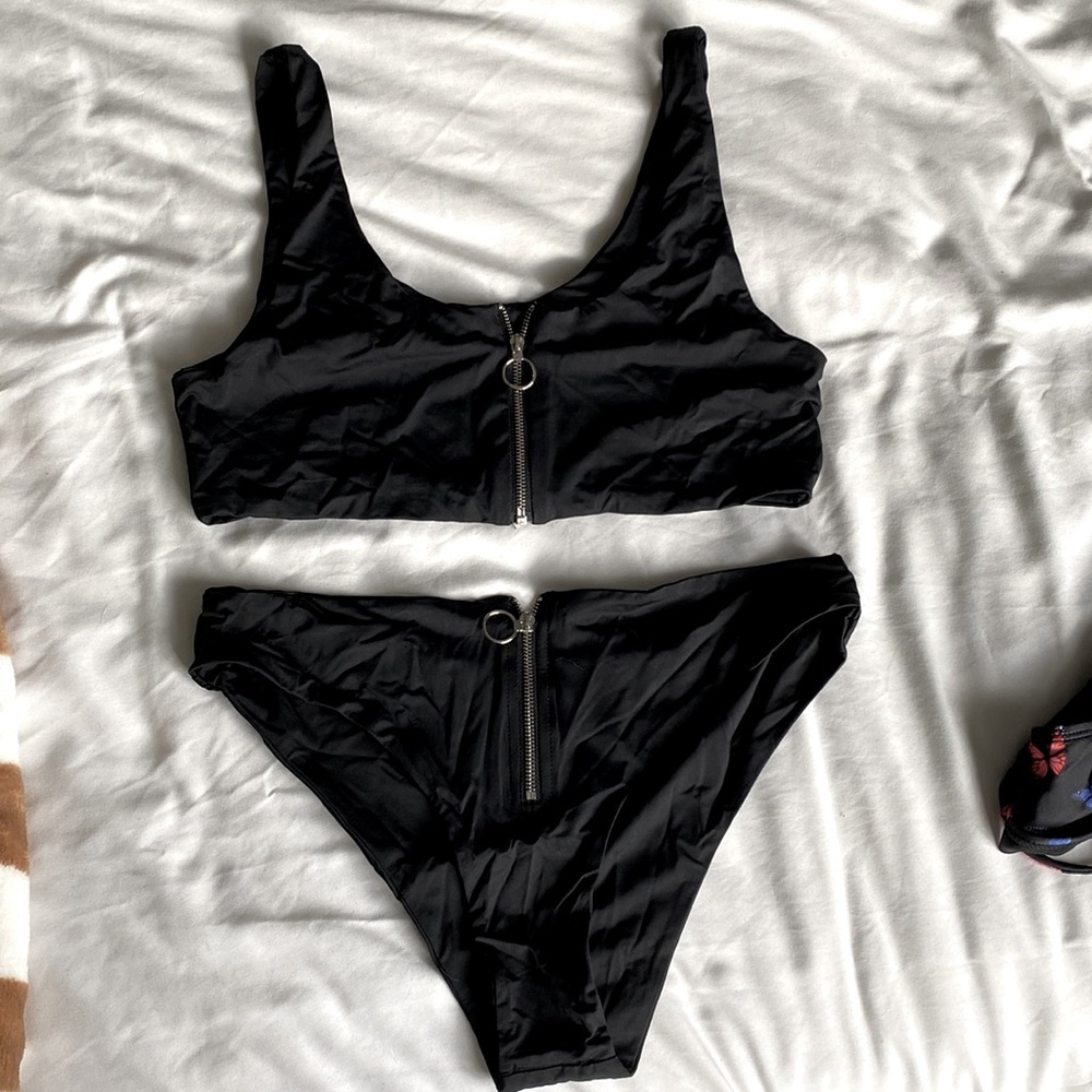 Danielle Guizio bikini set